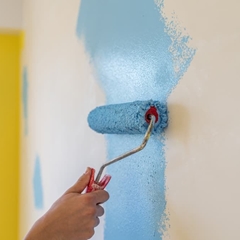 ¿Cuánto tarda en secar la pintura en una habitación sin gran ventilación?